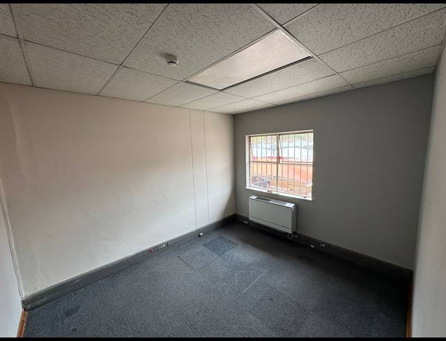 400M² WAREHOUSE TO LET IN LINBRO PARK